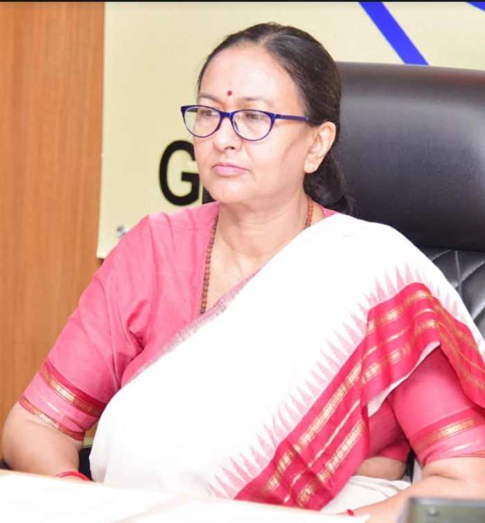 सीएस ने असंगठित क्षेत्र में कार्यरत विशेष रूप से कम आय वर्ग की सभी गर्भवती महिलाओं की पीएमएमवीवाई की शत् प्रतिशत कवरेज सुनिश्चित करने के निर्देश दिए