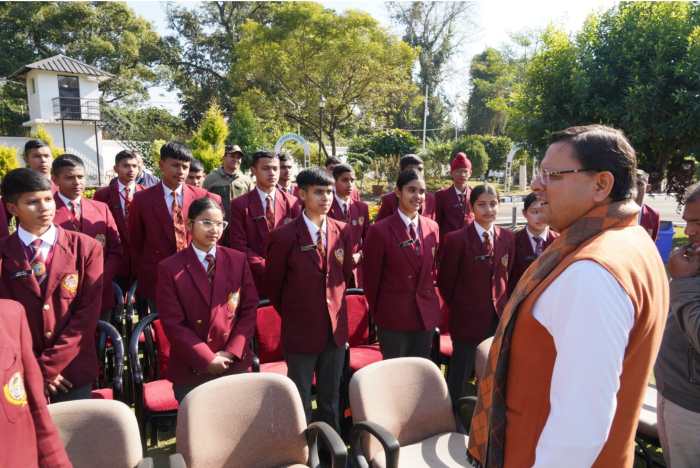 जिस भी क्षेत्र में कार्य करें पूरा मन लगाकर करें, जीवन में समय का सबसे अधिक महत्व होता है, इसलिए समय का सदुपयोग करना जरूरी है: मुख्यमंत्री धामी