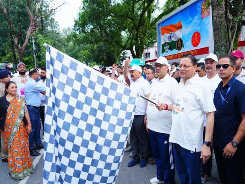 मुख्यमंत्री धामी ने ‘रन फॉर कारगिल हीरोज’ मैराथॉन को दिखायी हरी झंडी